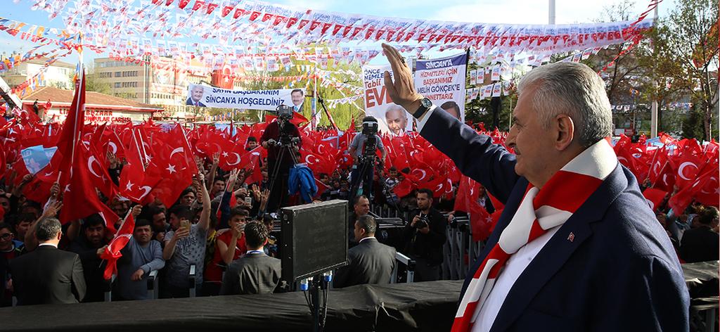 Başbakan Yıldırım, Ankara Sincan da halka hitap etti Nisan 14, 2017-7:12:00 AK Parti Genel Başkanı ve Başbakan Binali Yıldırım, Ankara Sincan ilçesi Lale Meydanı'nda mitinge katılarak vatandaşlara