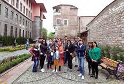 Tinerii dobrogeni în Istanbul În perioada 25-30 aprilie Uniunea Democrată Turcă din România prin comisia de religie a derulat proiectul "Tinerii şi religia".