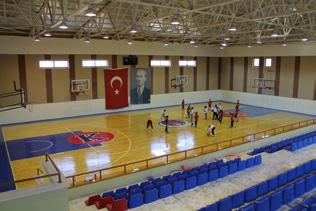 Kapalı Spor Salonu Yarı