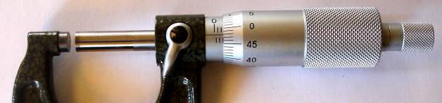 Mikrometre bölüntüleri metrik veya parmak sistemine göre yapılmışlardır. 1. Metrik Bölüntülü Mikrometreler: Metrik bölüntülü mikrometrelerde vidalı mil ve somununa 0,5 mm adımlı vida açılmıştır.