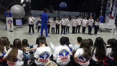 Öğrenciler, yıllarca süren bu görev eğitimlerini, Uzay Kampı