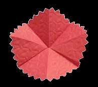 Katlamaya başlarken... Günümüzden yaklaşık 2000 sene önce Çin de bulunan kâğıtla birlikte origaminin de temeli atılmış oldu. İlk kâğıt katlama örneklerinin Uzak Doğu da yapıldığı sanılıyor.