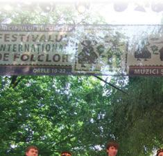 6 Festivalul Internaţional de Folclor Muzici şi tradiţii în Cişmigiu Parcul Cişmigiu din Bucureşti a găzduit în perioada 19-21 iunie a treia ediţie a Festivalului