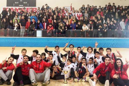 namağlup kazanarak şampiyon oldu. Öğrencilerimizin oynadıkları basketbol ve sergiledikleri mücadele izleyenler tarafından büyük beğeniyle takip edildi.