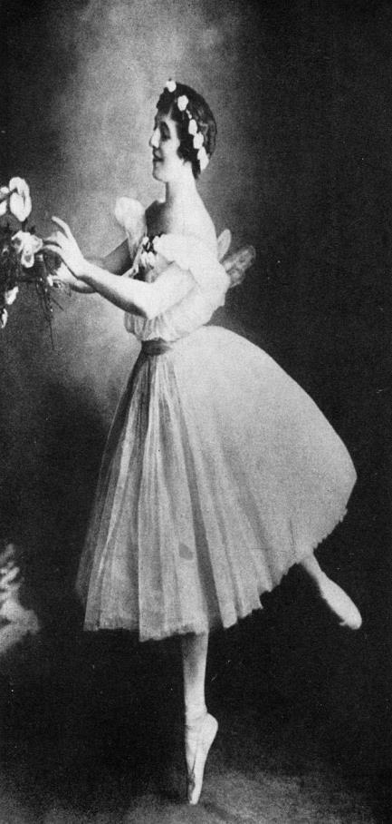 Dansın İlk Akademisyeni: Agrippina Vaganova (Yaşamı ve Dans Eğitim Metodu) / T. KOÇKAR başarıyla tamamlayanlar son derece başarılı gösterilerde görev almaktadırlar 3 (QR Code 2, 3).