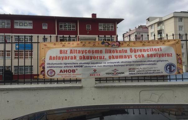 ALTAYÇEŞME İLKOKULU ÖĞRENCİLERİ ANLAYARAK OKUYOR Samsun Teknopark bünyesinde bulunan ZEKASOFT firmamızın geliştirmiş olduğu AHOB yani Anlayarak Hızlı Okumaya Başlangıç programı proje kapsamında