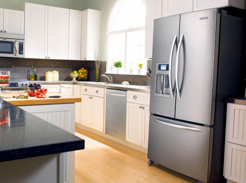 MUTFAK Mutfak evyesinin için döşenen su tesisatının yanı sıra bulaşık makinası ve bazı buzdolapları için soğuk su ve atık su tesisatlarının da döşenmesi gerekmektedir.