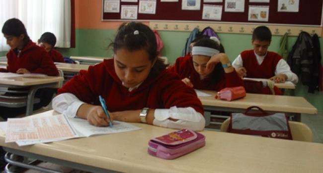 Türkiye genelinde ilköğretim okullarının iş ve sosyal güvenlik konularının Millî Eğitim müfredatına