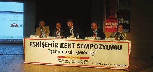 Konferans açılışında bir konuşma yapan Adıyaman Valisi Abdullah Erin, Türkiye de deprem bilincinin oluşturulması gerektiğini vurguladı.