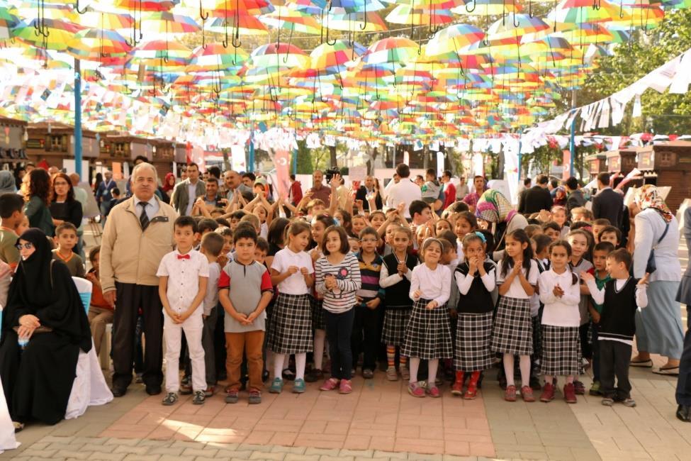 Yazarlarla gerçekleştirilen söyleşi ve imza günlerinin yanı sıra sergiler, tiyatro gösterileri ve konferansların da gerçekleştirildiği fuarın açılışında konuşan Ordu Valisi İrfan Balkanlıoğlu kitap