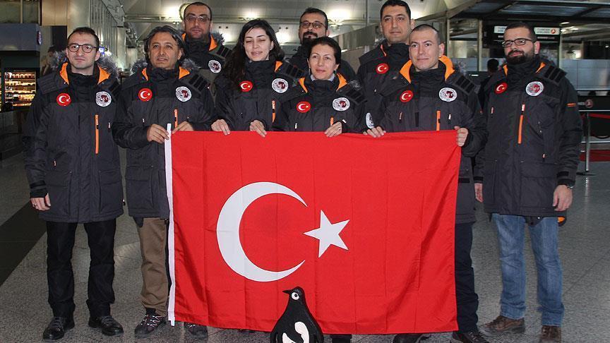Antarktika'da kurulacak Türk bilim üssü için yola çıktılar Bilim insanlarından oluşan İTÜ PolReC ekibi, kurulması planlanan "Türkiye Bilimsel Araştırma Üssü" için Antarktika'ya gitti.