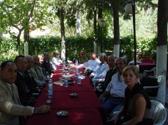 Besni Eğitim Vakfı Yönetim Kurulu üyeleri ile yapılan toplantı sonucunda üyeler özellikle turizme yönelik eğitim ve işgücü yetiştirme konusunda ileriye yönelik projeleri hakkında bilgi vermiş,