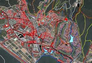 ile ArcMap 10.2.2 yazılımının ortak kullanılarak 3 boyutlu modeller üzerinden güncelleme işlemine başlanmıştır. 3.1 Güncellemede Karşılaşılan Sorunlar Şekil 3.c. Eski Verinin Model Üzerindeki Konumu Karşılaşılan sorunları insan kaynaklı sorunlar ve diğerleri olarak 2 aşamada değerlendirmek mümkündür.