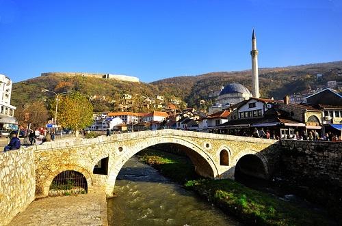 Makedonya Vizesiz olarak seyahat yapılabilecek en yakın ve en ekonomik ülkelerden bir tanesi Makedonya. Üsküp ve Ohrid en önemli şehirlerinin başında geliyor.