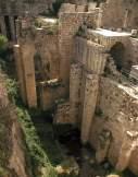 MEDRESELER 32. Hıtaniye Medresesi (Eyyübiler Dönemi) Selahaddin Eyyübi döneminde h.587/m.1191 yılında inşa edilmiştir.