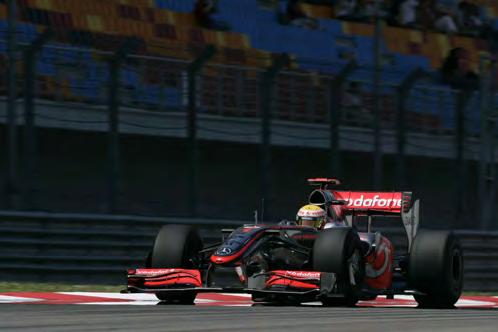 46 ile 3. s raya kadar yükseldi. Hemen 29'da McLaren Mercedes Tak m ard ndan Ferrari pilotu Kimi Raikkonen Webber'den 3. s ray ald. 2. seans bitti inde son 5 s rada kalarak elenen pilotlar; Force India Mercedes pilotu Adrian Sutil (:28.