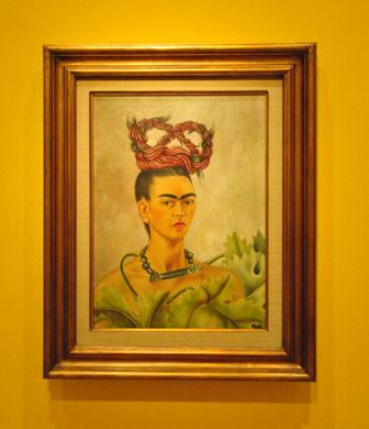 On5yirmi5.com Meksika Sanatının İki Ünlü İsmi Pera'da Begüm Akkoyunlu Ersöz le Frida Kahlo ve Diego Rivera'nın sanatlarını ve yaşamlarını konu alan bir röportaj gerçekleştirdik.