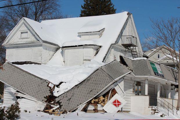 çatılarda biriken kar kütlesinin çatıya