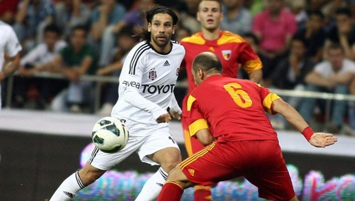 Haydi hayırlısı olsun Futbolda yeni sezon bugün Eskişehir de başlayacak. Beşiktaş, ilk hafta Büyükşehir Belediyespor un konuğu olacak. 55.