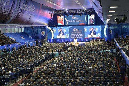 Genel Kuruln na Cumhurbaşkanı Recep Tayyip Erdoğan, Bakanlar, TOBB delegeleri, camianın temsilcileri ve çok sayıda basın mensubu katıldı.
