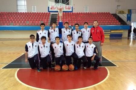 GENÇ ERKEK BASKETBOL TAKIMIMIZ YARI FİNALDE 2014-2015 Öğretim yılı liseler arası basketbol müsabakalarında oynadığı iki maçı açık ara farkla kazanarak gruptan namağlup çıkan genç erkek basketbol