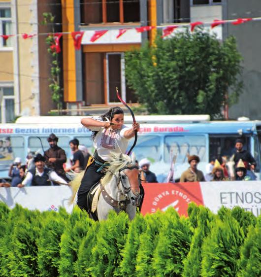 Dünya Etno Spor Konfederasyon Başkanlığı nın özel davetiyle progam içinde yer alan Türkiye Jokey Kulübü sosyal sorumluluk projelerinden Pony Club etkinliği, ailelerin ve çocukların yoğun ilgisini