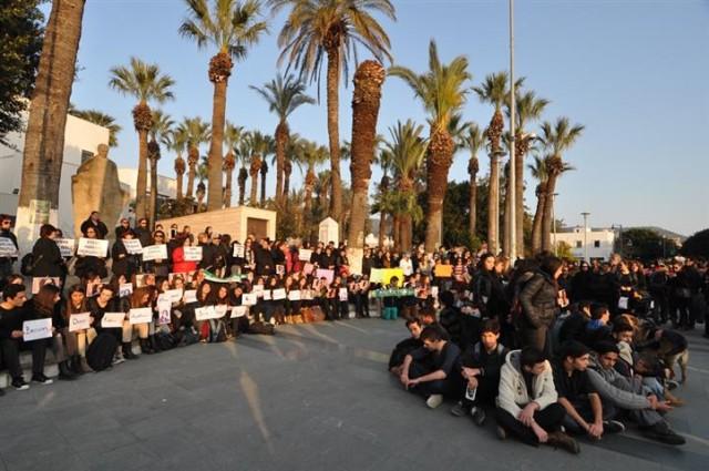 Grup üyeleri Pazar gününe kadar her akşam Bodrum Belediye Meydanı na gelerek oturma eylemi yapacaklarını ve Pazar günüde bir protesto