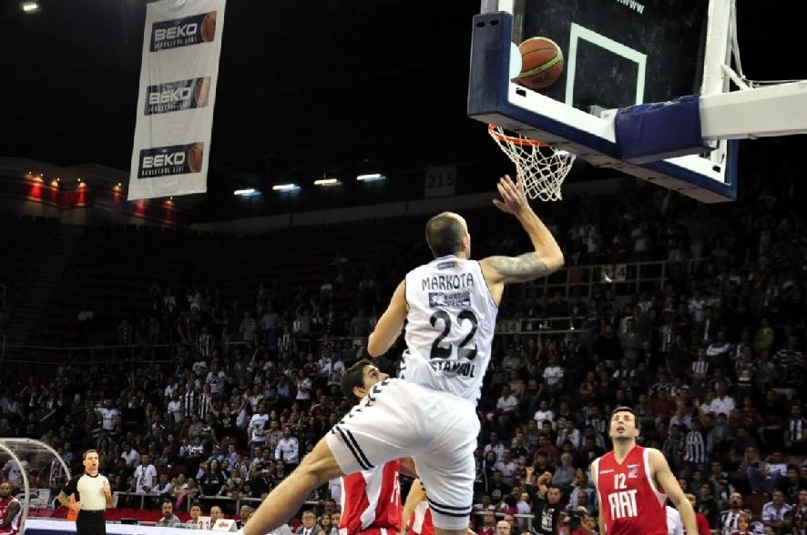 Bayram hediyesi verdi BEŞİKTAŞ Erkek Basketbol Takımı, Tofaş ı 72-55 mağlup etti.