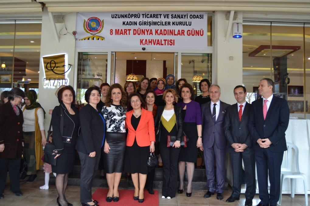 UTSO Başkanı Ercan İhtiyar nazik ziyaretlerinden dolayı Uzunköprü Serbest Muhasebeci ve Mali Müşavirler Birliği ne teşekkür ederek kendilerine çalışmalarına başarılar diledi.