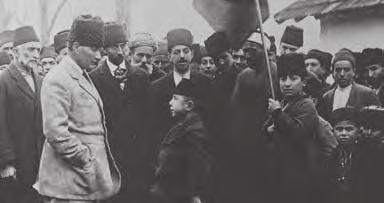 ATATÜRK Cumhuriyet in ilanı ve Mustafa Kemal Atatürk ün cumhurbaşkanı seçilmesi top atışlarıyla selâmlandı ve yurdun her yerinde şenlikler yapılarak bu anlamlı gün kutlandı.