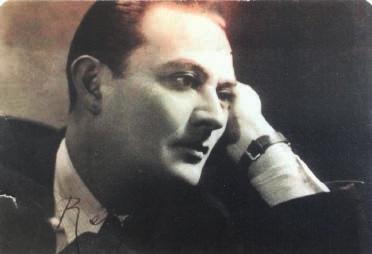 Osman Nihat Akın (1905 1959) 1905 yılında İstanbul, Bakırköy'de doğdu. Babası Çorlu eşrafından Osman Beyzâde Nihat Bey, annesi ünlü besteci ve edebiyatçı Ahmet Rasim Bey'in kızı Rasime Hanımdır.