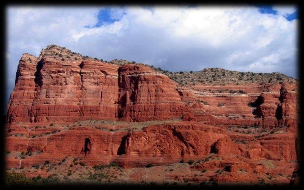 Kimyasal Ayrışma İçerisinde erimiş-çözünmüş halde oksijen ve karbondioksit içeren yağmur ve sızıntı sularının ve/veya atmosferde bulunan oksijenin kayaçlar üzerine yaptığı etki nedeniyle, kayaç