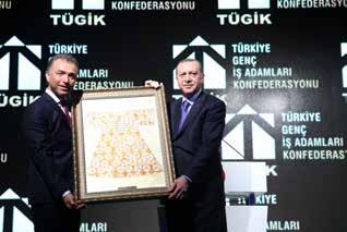 Türkiye nin dört bir yanından gelen TÜGİK üyelerinin hazır bulunduğu toplantıda, TÜGİK Başkanı Erkan Güral, Ekonomi Bakanı Mustafa Elitaş ve