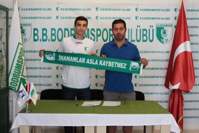 Bodrumspor dış transferde ilk imzayı attı Spor Toto 3. Lige çıktığı ilk yıldan büyük başarı göstererek 2. Ligi zorlayan Bodrum Belediyesi Bodrumspor dış transferde ilk imzayı attı.