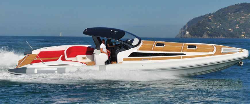 Rahatlıkla 50 knot civarı hıza çıkabilen GTS 245 sizi dümenine çağırıyor. Teknede 13 kişiye kadar rahatlıkla misafirlerinizi ağırlayabilirsiniz.