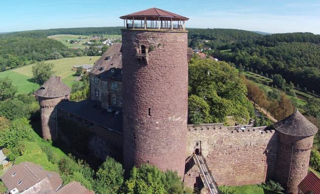 Göknur Birincioğlu size Grimm Kardeşler in kaleme aldığı Bremen Mızıkacıları hikayesini anlatırken masalın geçtiği yer ve kahramanları ile ilgili ilginç bilgiler