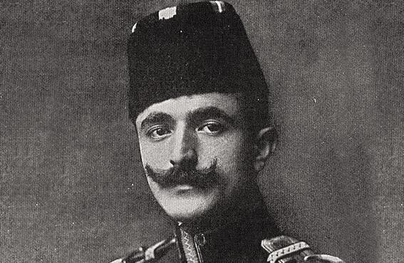 2. Enver Paşa İttihat ve Terakki nin lideri Enver Paşa memleketi terk ederken Talat Paşa ya şu büyük itirafta bulunmuştu: Sultan Abdülhamid i hal