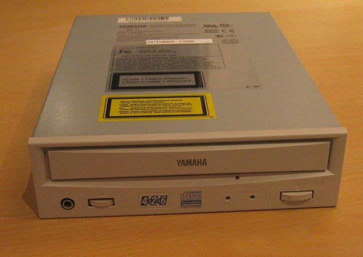 CD-Sürücüsü CD-ROM Drive: CD leri