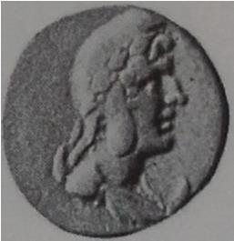 Yukarıda bir kaç örneği bulunan Antiocheia sikkelerinde görüldüğü gibi ön yüzde imparator veya kraliçe, arka yüzde genellikle Mēn figürü, ön yüzde Mēn figürü yer