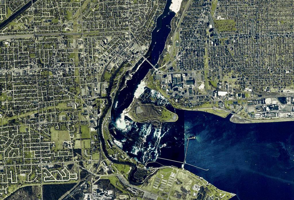 Niagara Şelalesinin Uydu Resmi www.