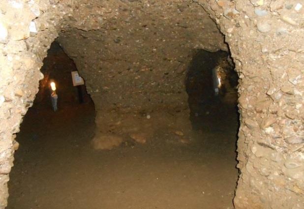 Bosna Piramitler Vadisi altında dev tüneller, su havuzları ve odalar ağı bulunuyor.