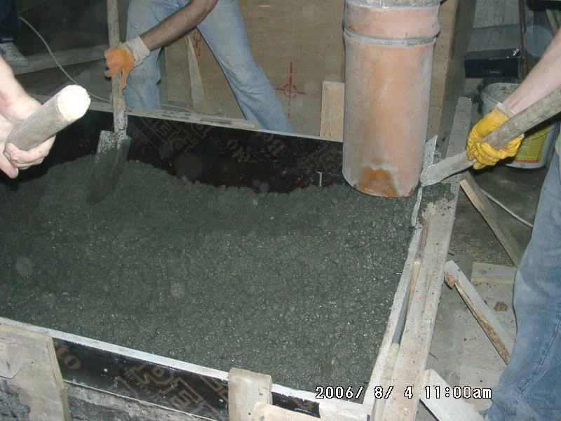 2: Bantlı Mikser ile Beton Dökümü Betonun kıvamını akışkanlaştırmak amacıyla beton dökümü sırasında; Chryso plast 62 LB tipi beton
