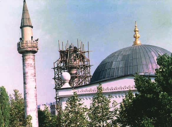 Fotoğraf.9- Kasımpaşa Güzelce Camii (Restorasyon öncesi açık şerefeli durumu), (Kaynak: VİBMA) Sade Şerefeler Fotoğraf.