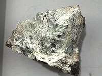 Vollastonite Vollastonit (Svartsång madeni, Filipstad, İsveç) Ihalainen, Finland (Ca SiO 3 ) İngiliz mineralog