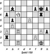Şf8 22. Kc7 Ke8 (Fxe4 iyi değildir, çünkü f3 ile beyaz iyi duruma geçer) 23. Kxb7 (en iyisi budur, eğer Ag6+ fxg6 ve Kxe4) Kxe7 24. Kb8+ Ke8 25.