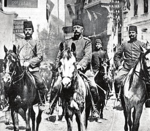 b. 31 Mart Olayı (1909) II. Meşrutiyet in ilanı sürecinde yaşanan toprak kayıpları üzerine meşrutiyet karşıtı bazı gruplar hemen harekete geçtiler.