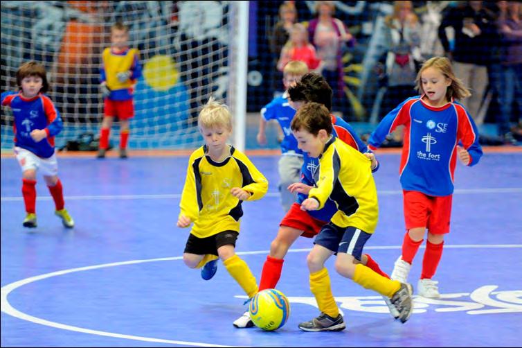 Futsal Futsal; top, rakip, takım arkadaşı, alan, baskı, kural, zaman, yönetim ve taktik gibi unsurların hiçbirini kaybetmeden futbol oynamanın en küçük ve kolay yoludur.