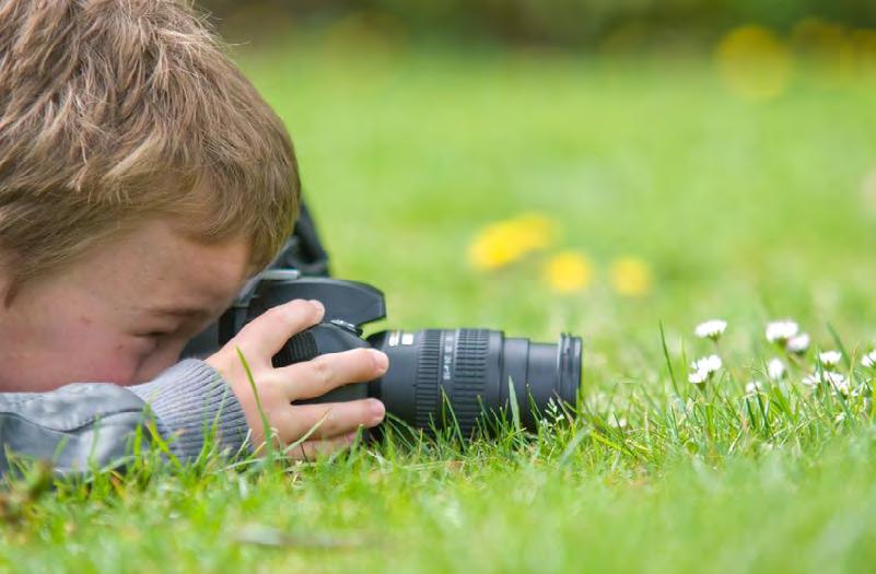 Biz de fotoğraf makinesinin doğru kullanımı ve uygun tekniklerle çocuklarımızın bu yansımalarına farklı boyutlar katmayı