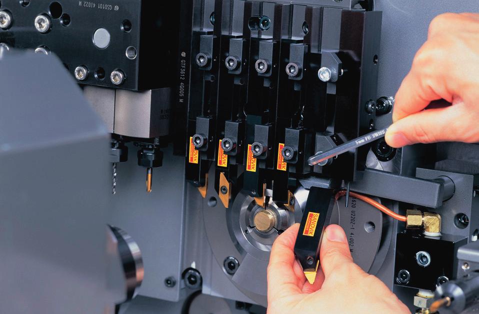 GENERL TURNNG External machining - Shank tools for small part machining Dış çap işleme - Küçük parça işleme için dikdörtgen kesit saplı takımlar QS tutucu sistemi Hızlı takım değiştirme verimliliği