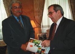 - Iunie / Haziran 2004 pagina / sayfa 2 pagina / sayfa 3 T.C.BÜKREŞ BÜYÜKELÇILIĞINE ZİYARET 26 Mayıs 2004 tarihinde Romanya Türk Demokrat birliği Başkanlığı T.C. Bükreş Büyükelçiliğine bir ziyarette bulundu.